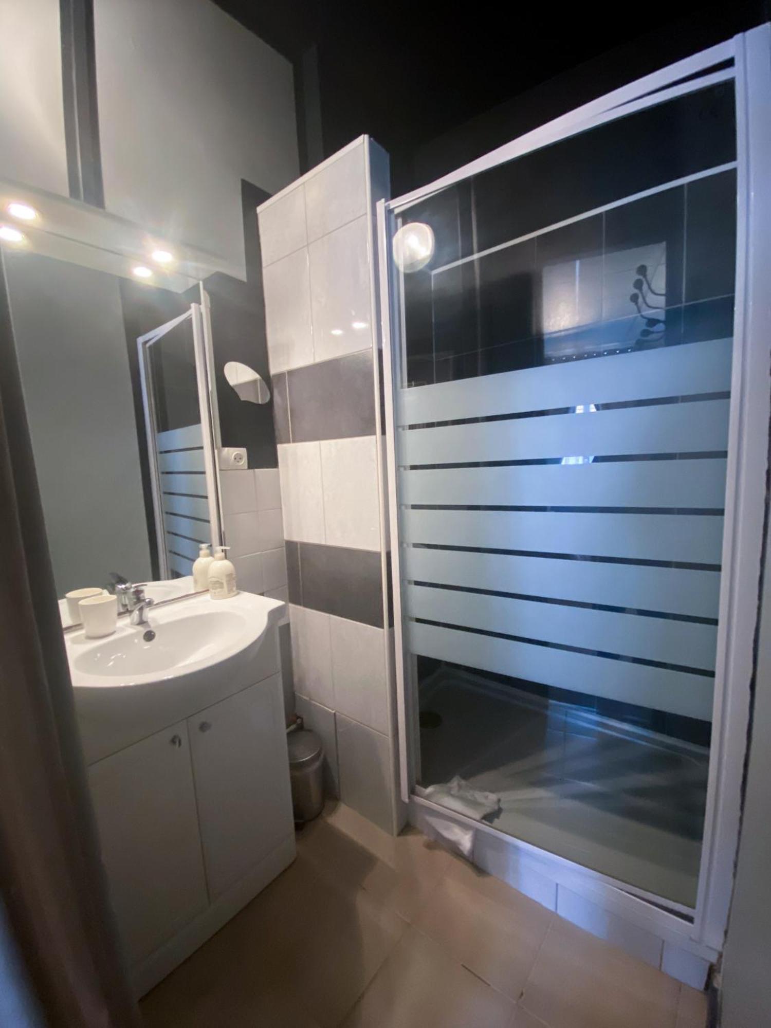לס אנדליס Chambres D'Hotes La Villa Alienor מראה חיצוני תמונה