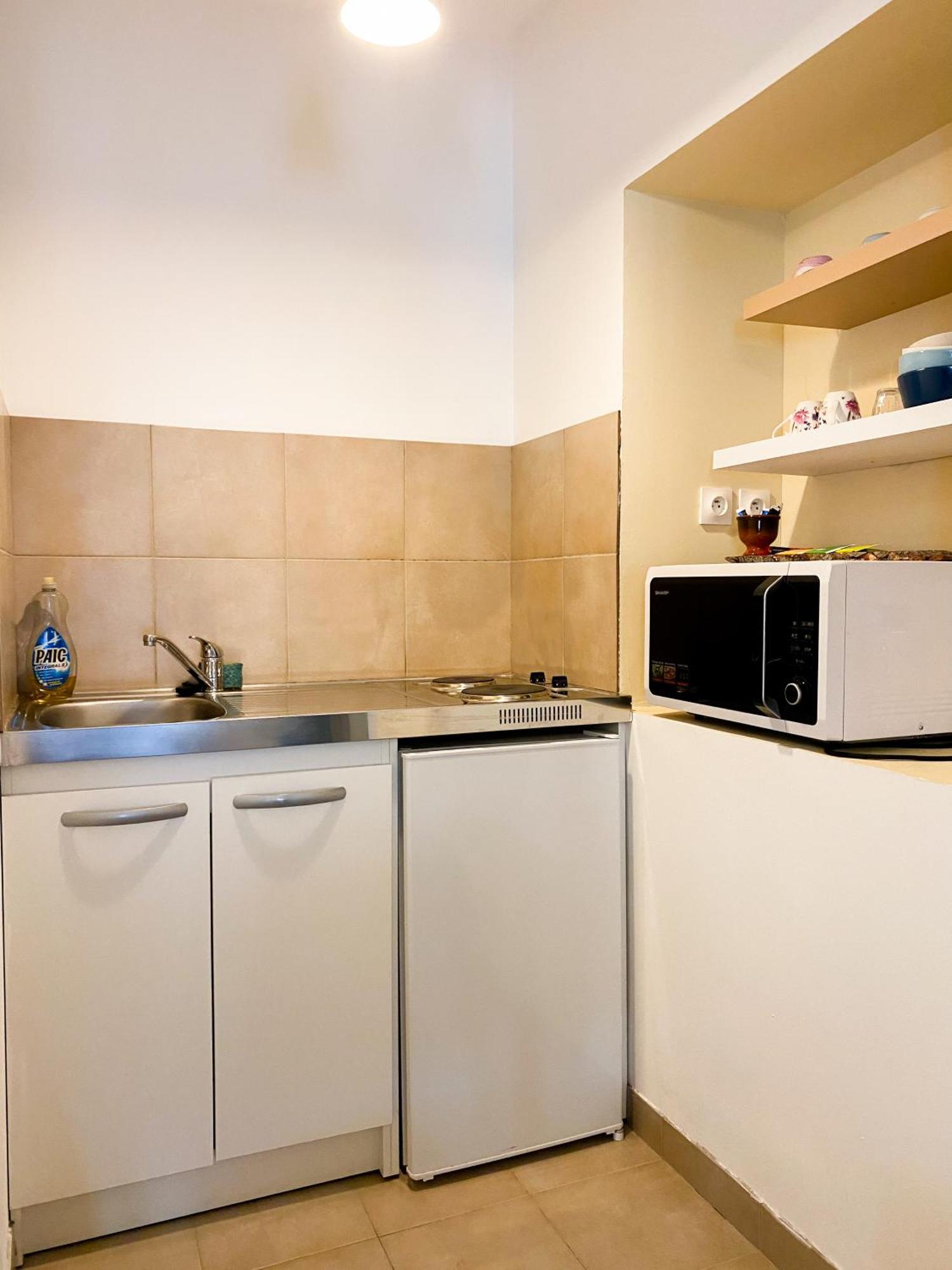 לס אנדליס Chambres D'Hotes La Villa Alienor מראה חיצוני תמונה