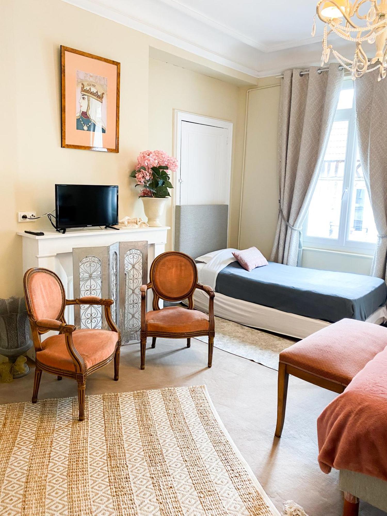 לס אנדליס Chambres D'Hotes La Villa Alienor מראה חיצוני תמונה